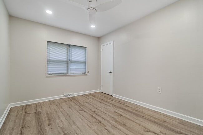 Building Photo - 154 Orchard Ave