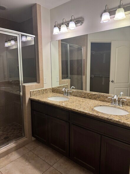 Building Photo - 212 Sandhill Oak Dr