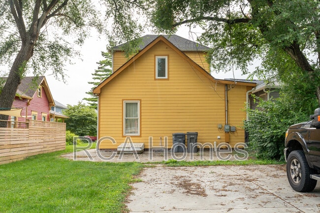 Building Photo - 1006 Lexington Ave