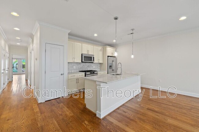 Building Photo - 1228 I St NE