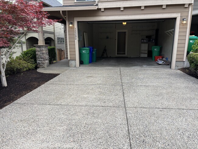 Building Photo - 13392 SE Autumnwood Ln