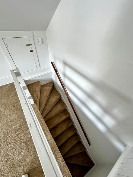 Building Photo - 320 North St