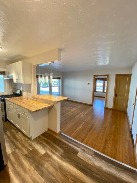 Building Photo - 2176 Dayton Ave