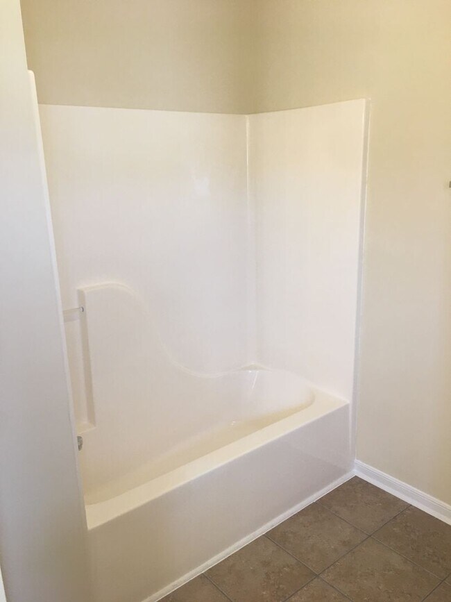 Building Photo - 1616 Fawcett Ln