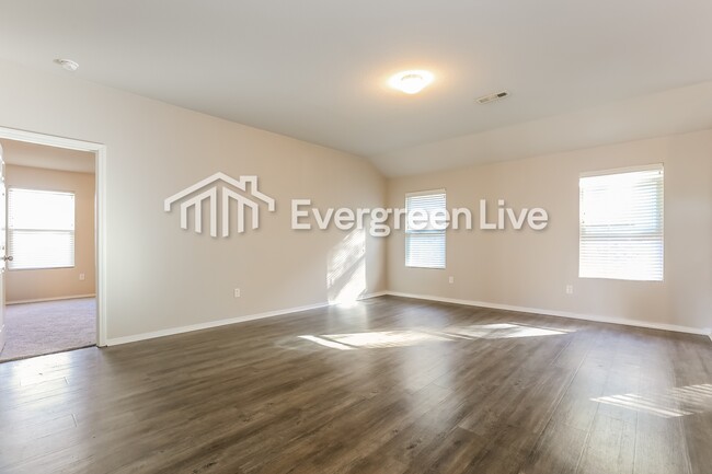 Building Photo - 12 Spg Rdg Ln