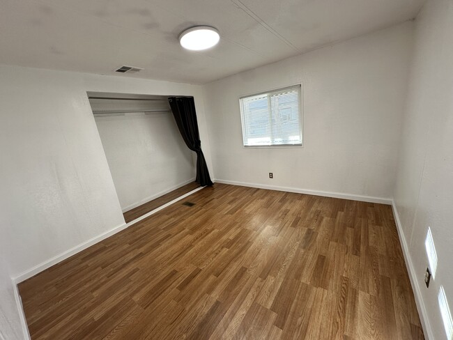 Building Photo - 44826 Orpington Ave