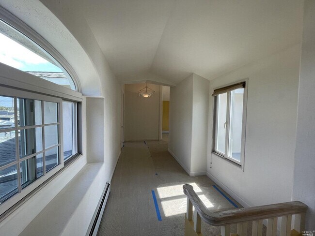 Building Photo - 124 Montego Key
