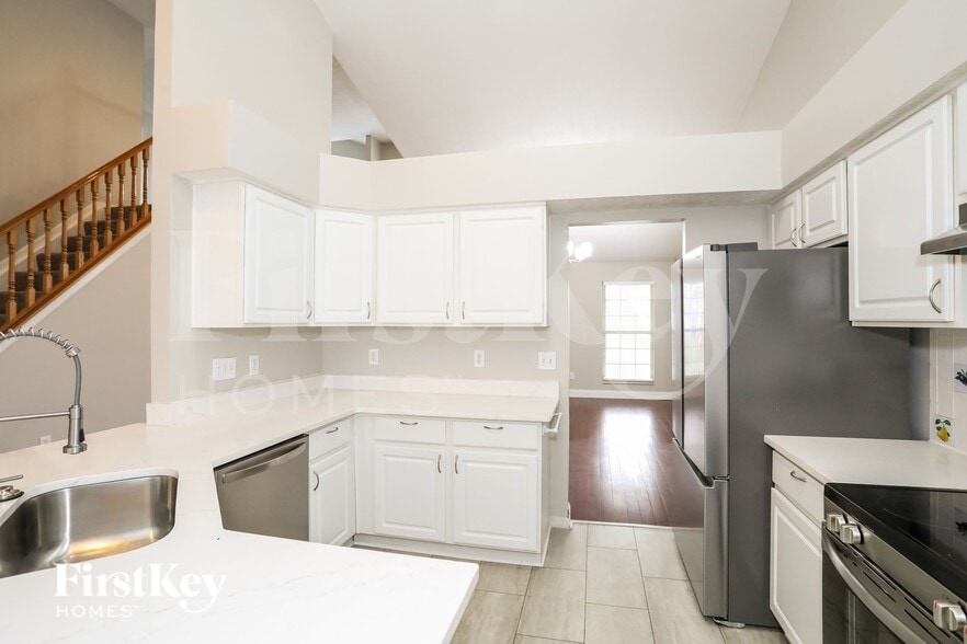 Building Photo - 6074 Weber Oaks Dr