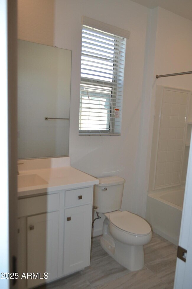 Building Photo - 4808 S Ferric