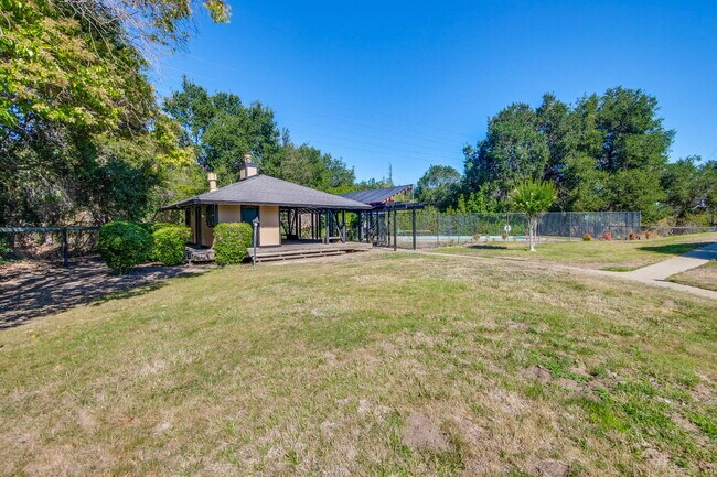 Building Photo - Single Story Townhome in Cherry Chase Neighborhood of Sunnyvale!