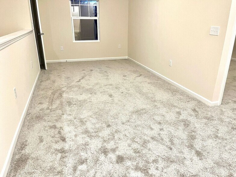 Building Photo - 1728 Arapahoe Ridge Dr