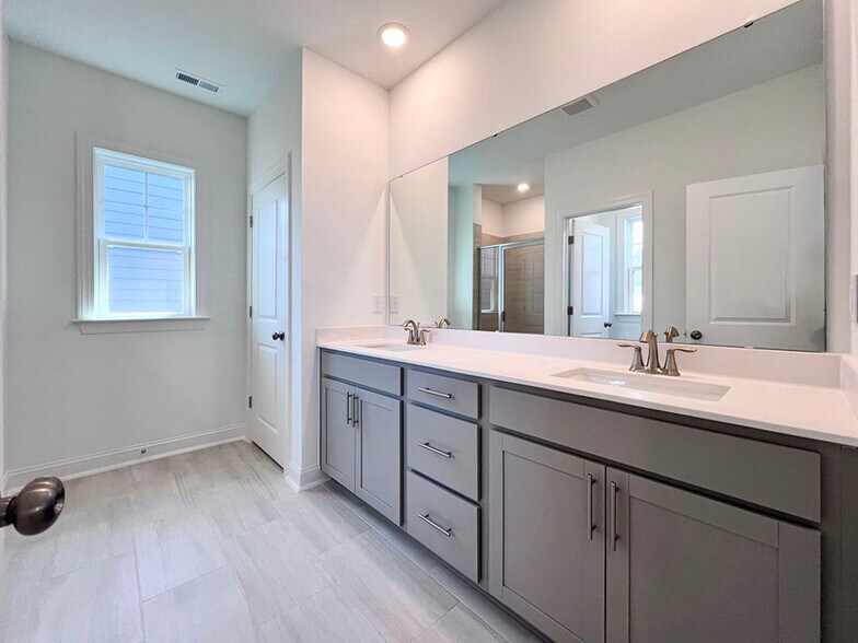 Building Photo - 876 Cassa Clubhouse Way