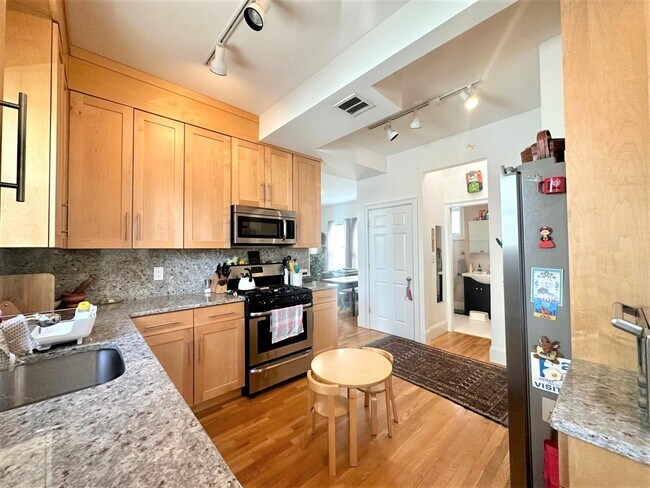 Building Photo - 20 Concord Ave