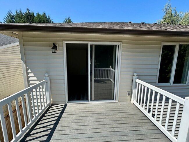 Building Photo - 6034 Fircrest St SE