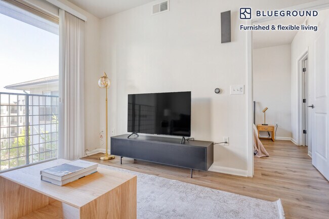 Building Photo - 3001 Esperanza Crossing