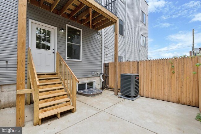 Building Photo - 520 W Susquehanna Ave