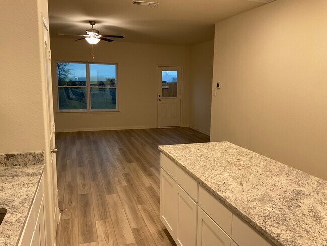 Building Photo - 315 Stone Ct