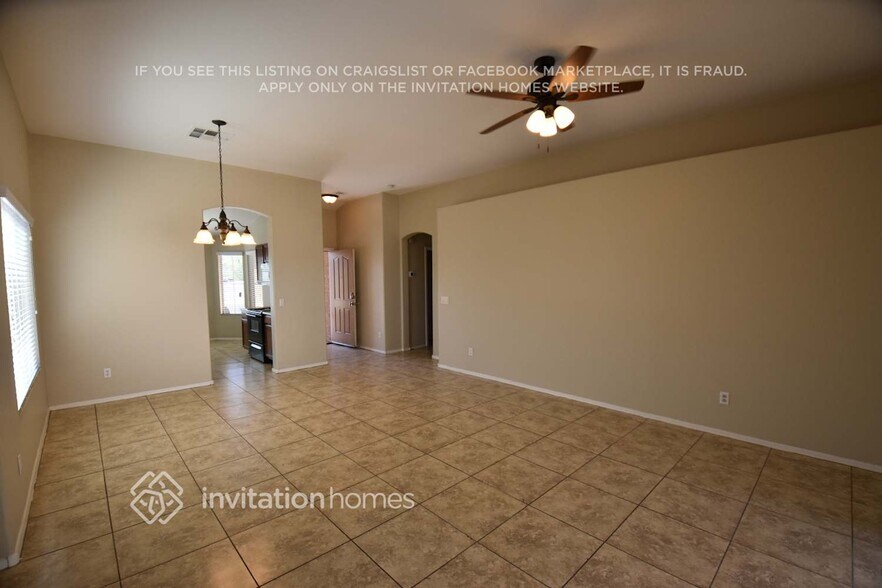 Building Photo - 9903 W Trumbull Rd