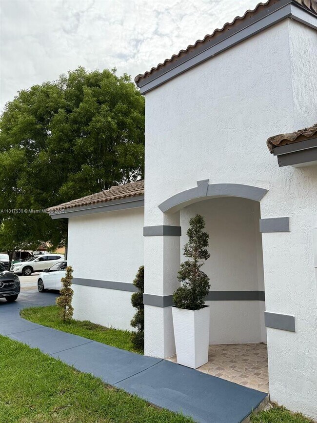 Building Photo - 20607 SW 93rd Ave