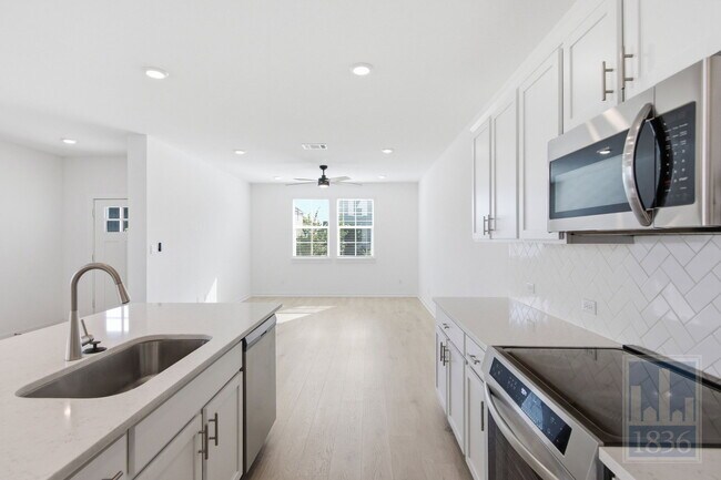 Building Photo - 2519 Rose Archer Ln