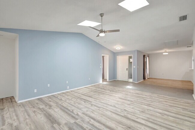 Building Photo - 107 Parkside Colony Dr