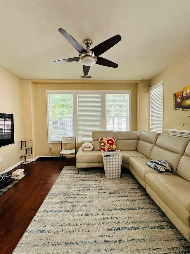 Building Photo - 3613 Whitworth Dr
