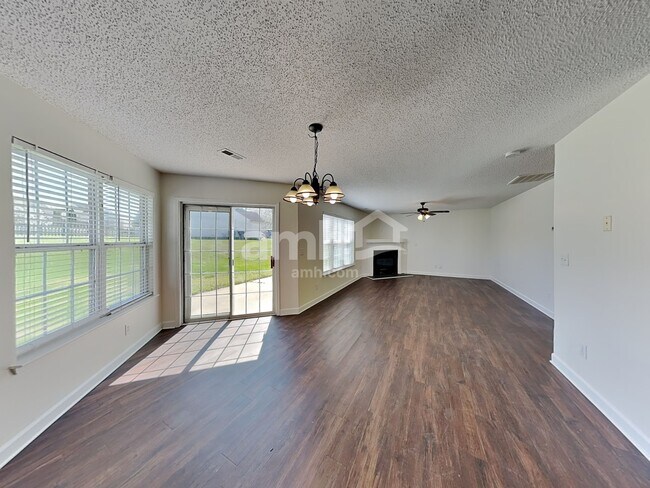 Building Photo - 710 Woodington Ln