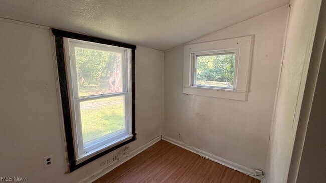 Building Photo - 629 Portage Lakes Drive