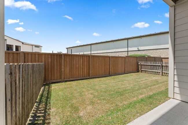 Building Photo - 2306 Dillon Pond Ln