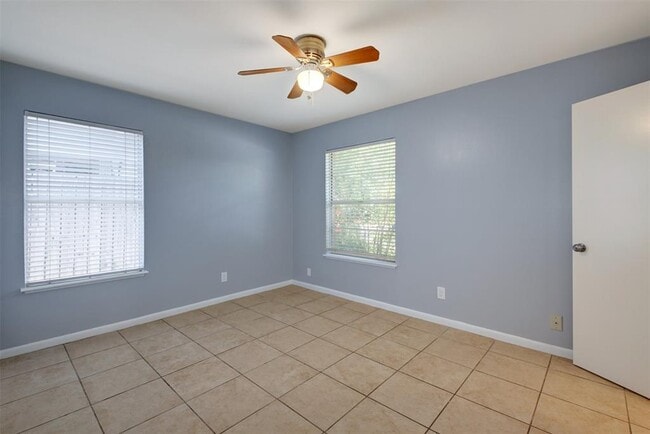 Building Photo - 8705 Parkfield Dr