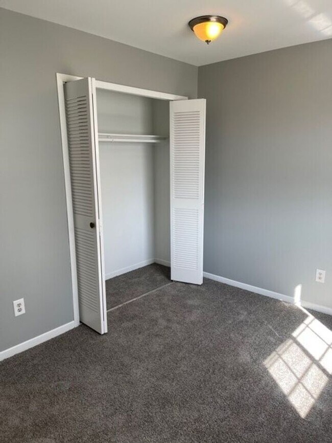 Building Photo - Downtown Rochester Condo- Heat and Water I...