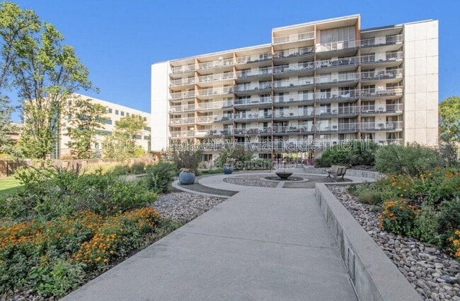 Building Photo - 407 Eudora St