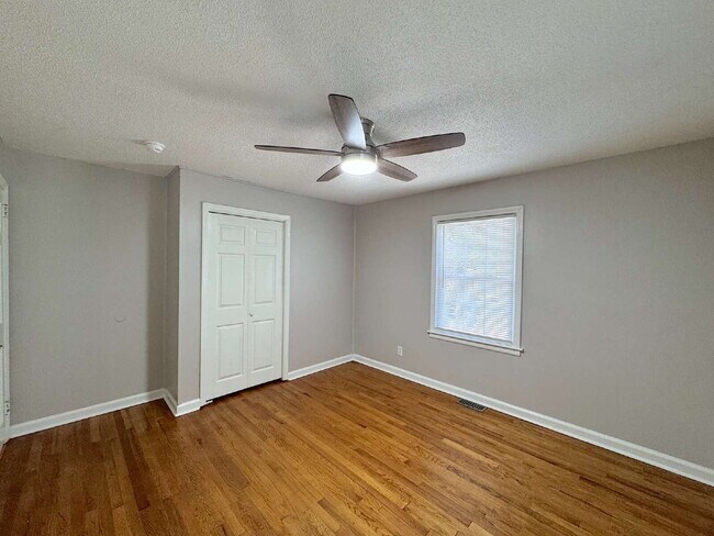 Building Photo - Well Maintained Home Minutes from Downtown Raleigh!