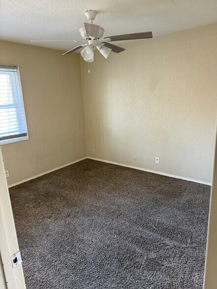 Building Photo - 2575 N Old Highway 41