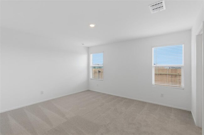 Building Photo - 596 Sormonne Lp