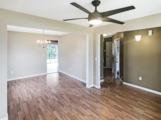 Building Photo - 705 Cassie Marie Ct