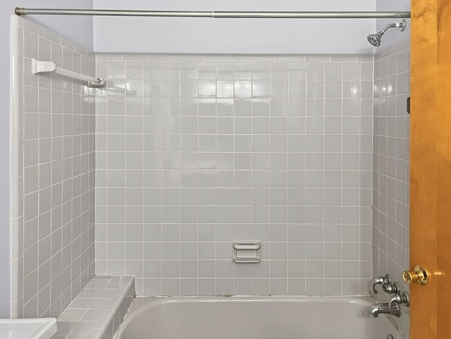 Building Photo - 6909 Justice Dr