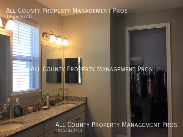 Building Photo - 866 Molly Cir