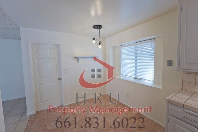 Building Photo - SW Bakersfield 3 bed/2bath