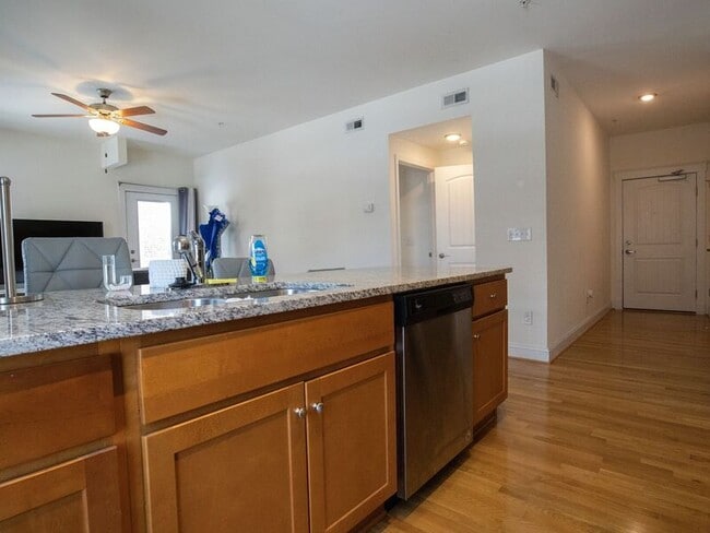 Building Photo - 11905 Centre St