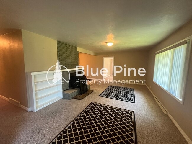 Building Photo - 405 S Park Ave