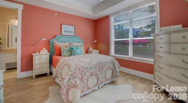 Building Photo - 16408 Holly Crest Ln