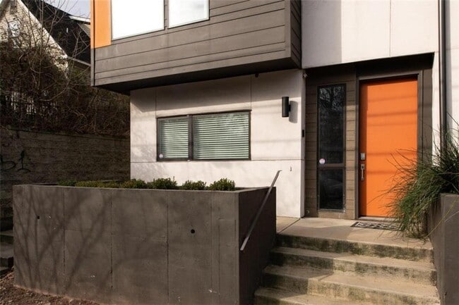 Building Photo - 37 Reynolds Square Ln