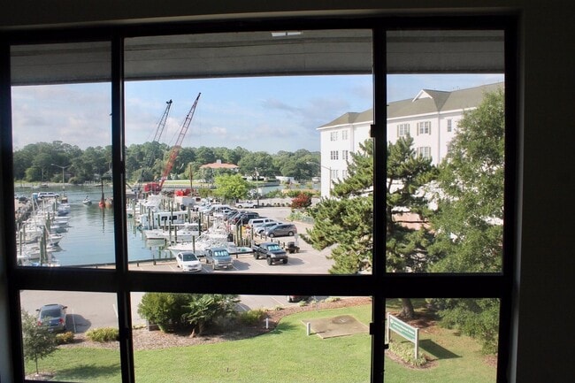 Building Photo - For Rent! Right on the Lynnhaven Inlet!
