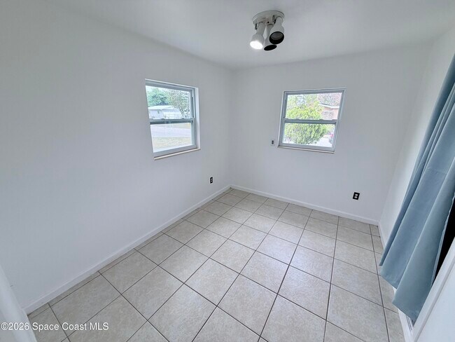 Building Photo - 2107 Little John Rd