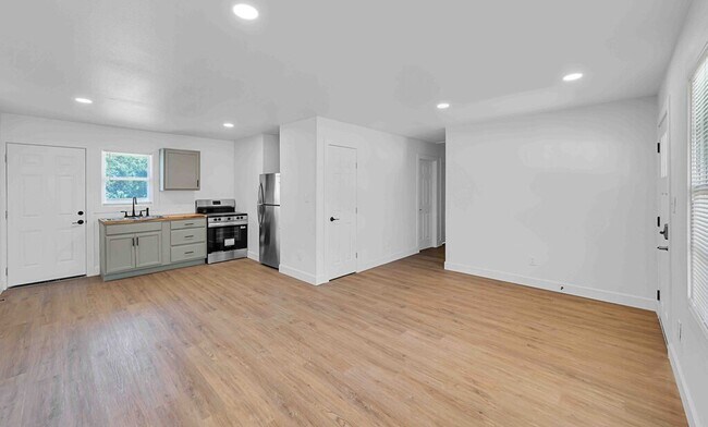 Building Photo - Newly remodeled 4BD 2BA home in Waco