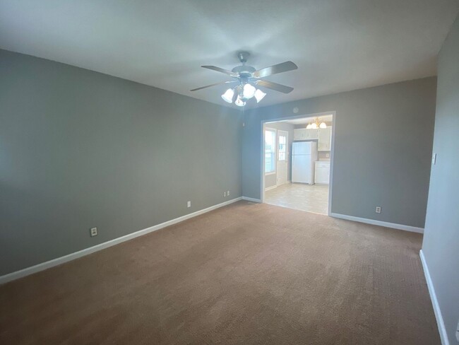 Building Photo - Southern Charm Meets Everyday Comfort – Mi...