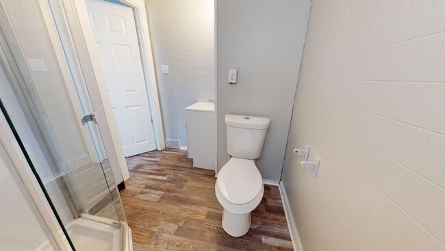 Building Photo - Old Brooklyn - 4 Bedroom Single Family Home