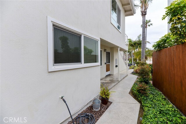 Building Photo - 250 Avenida Del Poniente