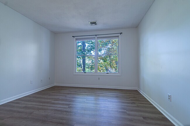 Guest Bedroom - 107 Turnessa Green